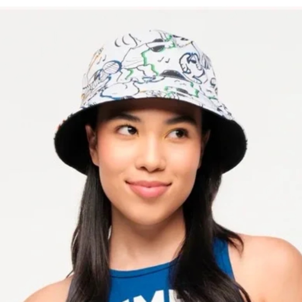 Zumba Fitness X Peanuts Snoopy reversible Bucket Hat